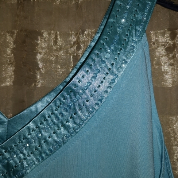 Blue top V sparkles - Picture 4 of 4